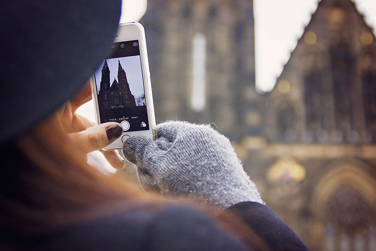 Read more about the article Power of Capturing the Moment in Mobile Devices